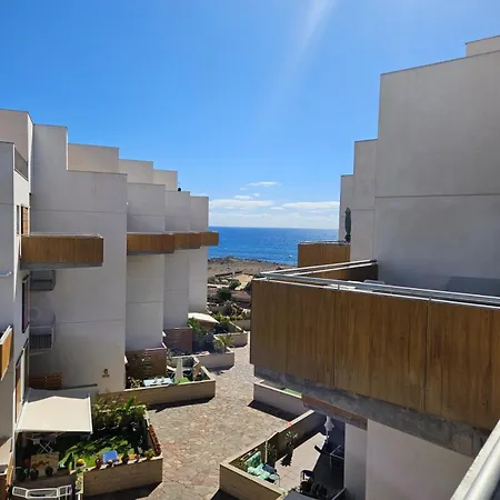 Seafront 2 Bedroom Penthouse With Parking Apartment