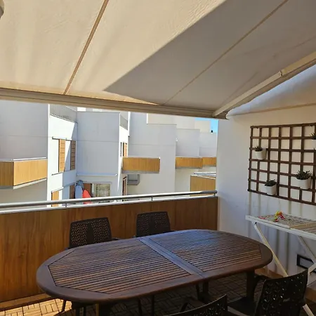 Seafront 2 Bedroom Penthouse With Parking