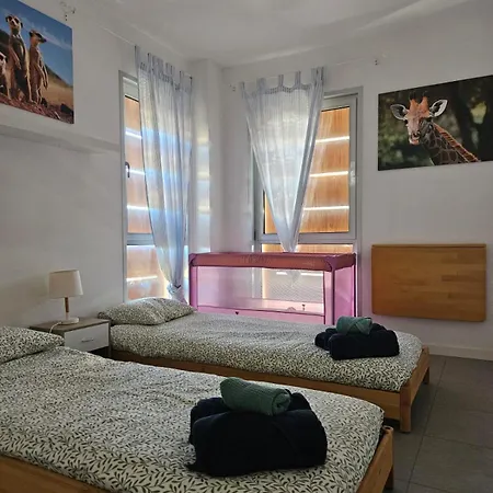 Seafront 2 Bedroom Penthouse With Parking